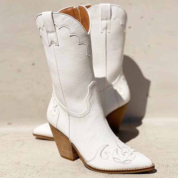 BEAST FASHION Shoes - NEW White Western Cowgirl Cutout Applique Pointy Toe Block Heel Mid Calf Boots